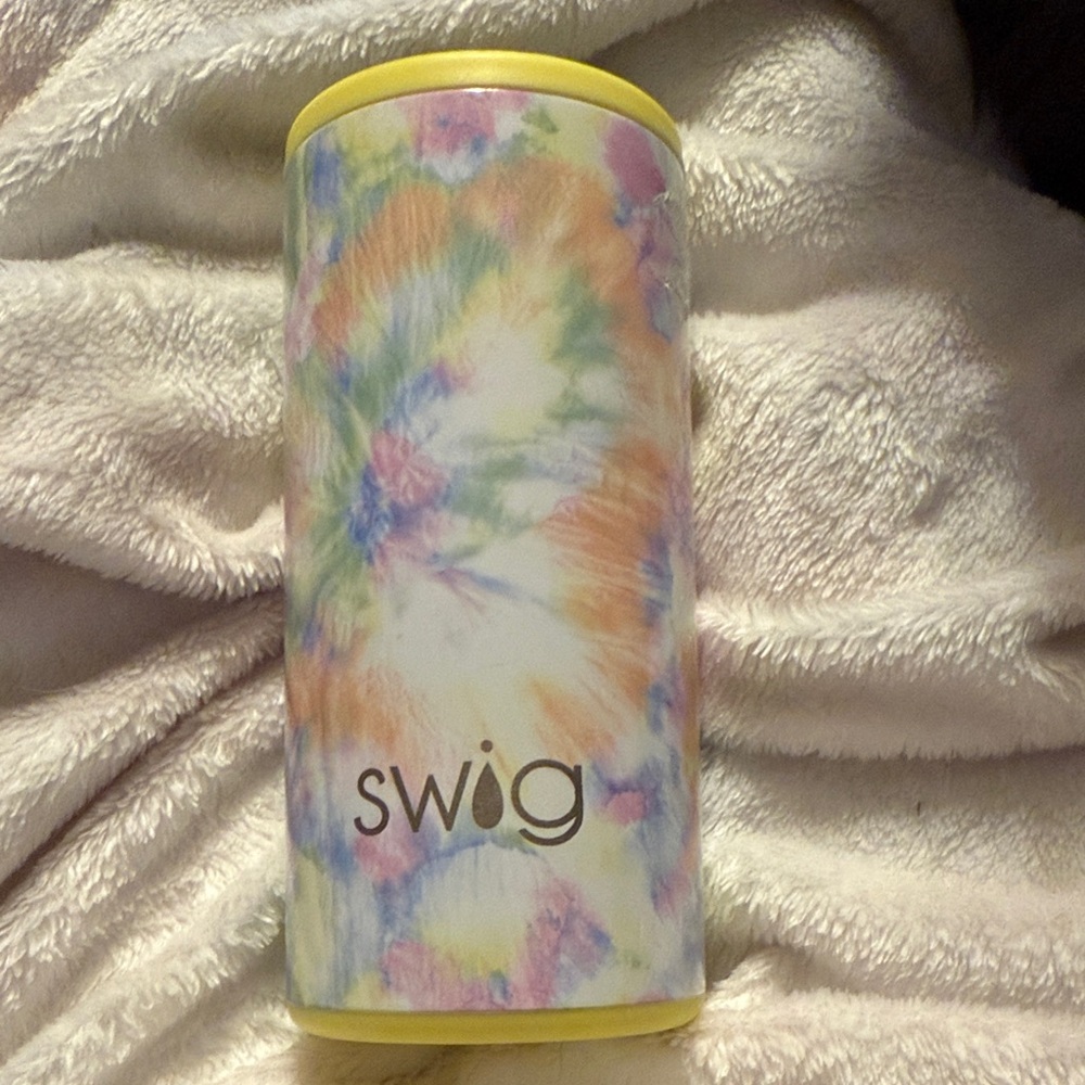 Swig Tie-Dye Can Cooler
